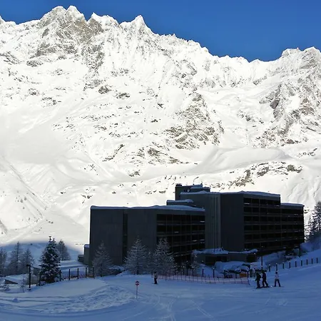 Base Camp Alpine Aparthotel