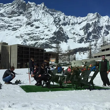Aparthotel Base Camp Alpine