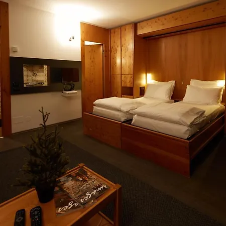 Base Camp Alpine Apart Otel *