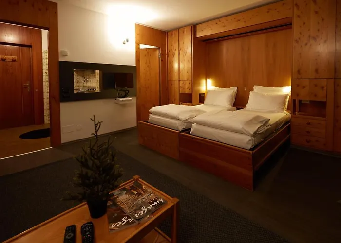 Base Camp Alpine Aparthotel 3*